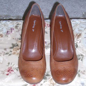 Cute Carmel Brown Color Leather Spring Shoes - Size 9 - European Size 40.